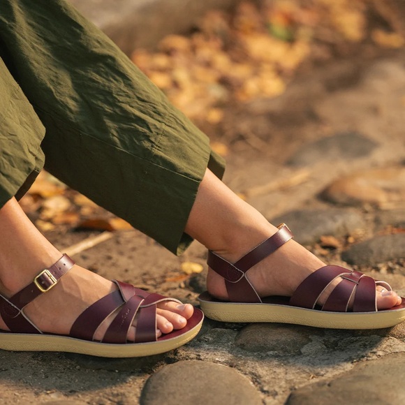 Salt Water Sun-San Swimmer - Picture 2 of 11